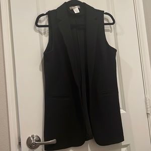 Vest 95% polyester made in china size m good condition